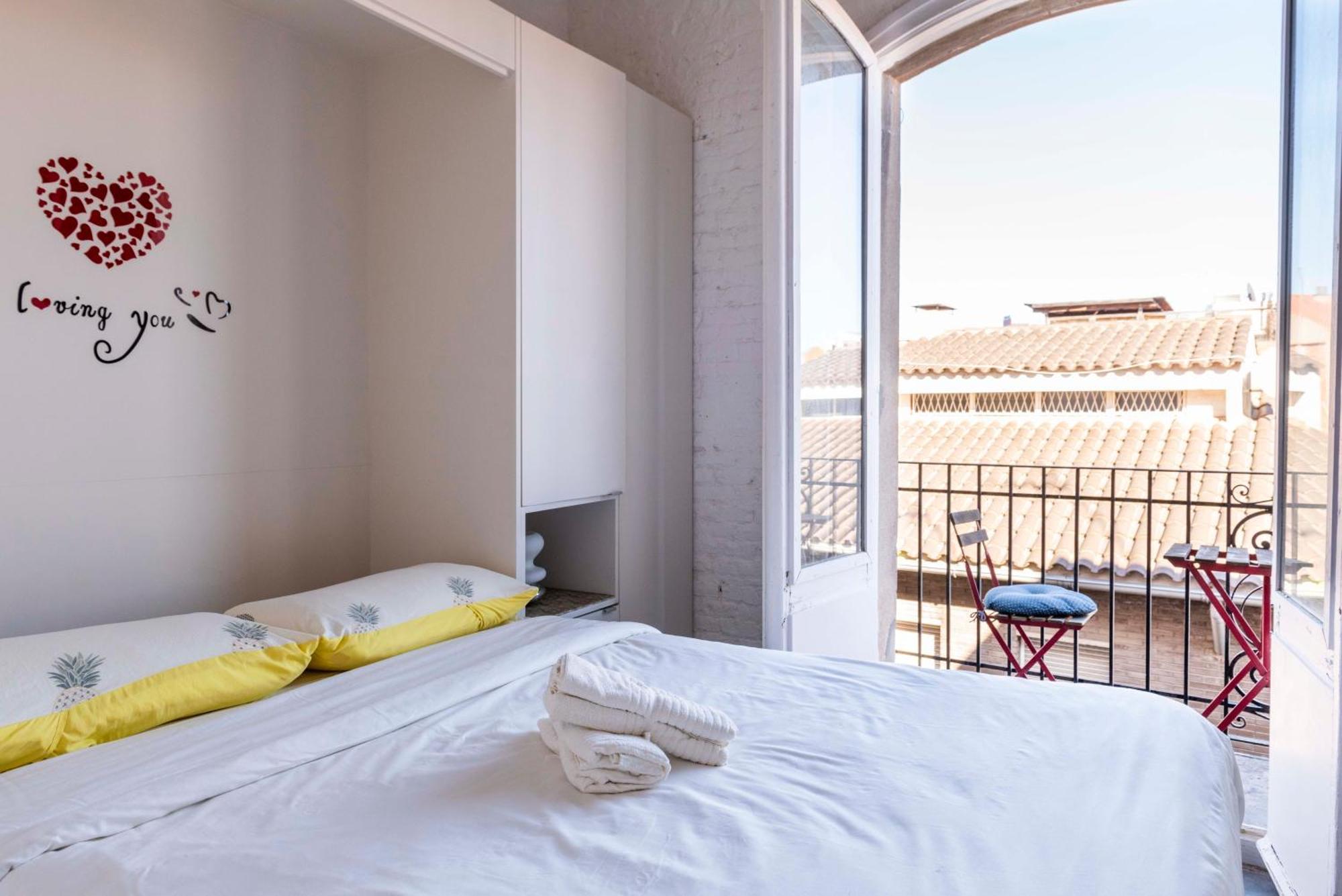 Enchanting 2 Bedroom Flat With Terrace Near Placa Espanya Barcelona Bagian luar foto